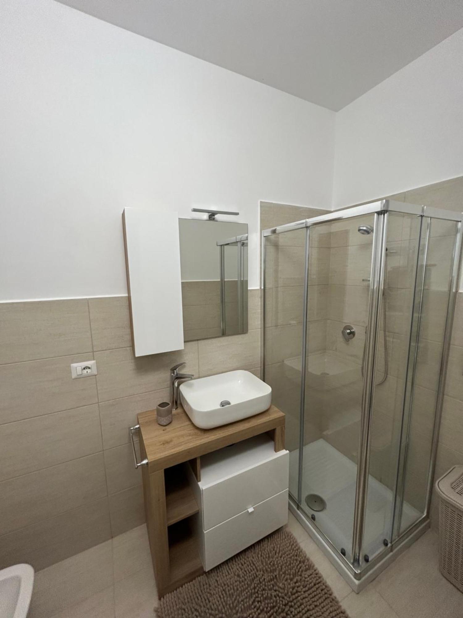 Fly & Stay Apartments Fiumicino Bagian luar foto